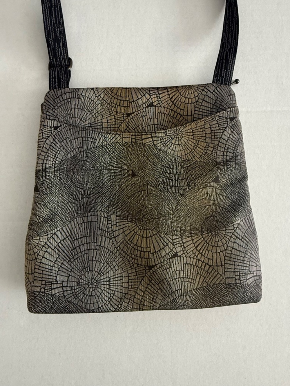 Maruca Geometric Spree Crossbody Bag - Picture 6 of 11